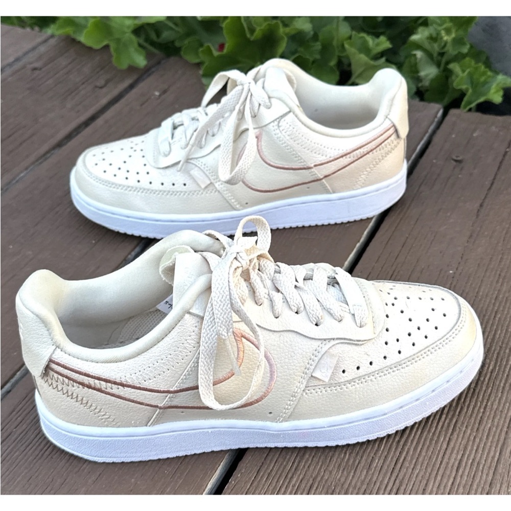 Nike Court Vision Low Top Premium Sneakers Womens Size 6 Tan White DM0838-200